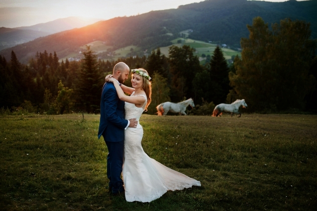 fotografia ślubna - Zdjęcia plenerowe w Wiśle, górskie zdjęcia, Konie, sesja ślubne