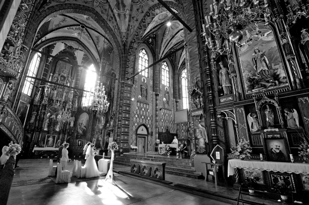 fotografia ślubna - Zdjęcia w kościele Kraków