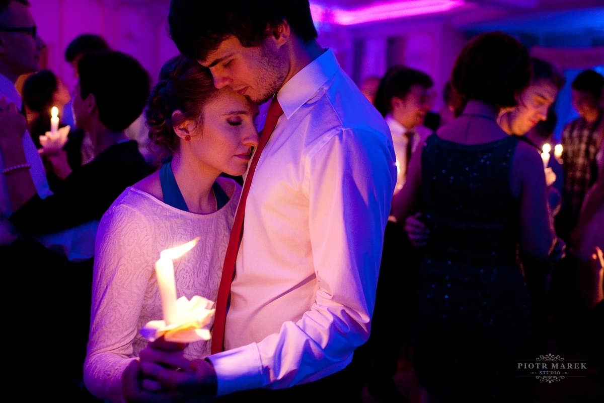 fotografia ślubna gliwice - Nastrojowo przy blasku świec