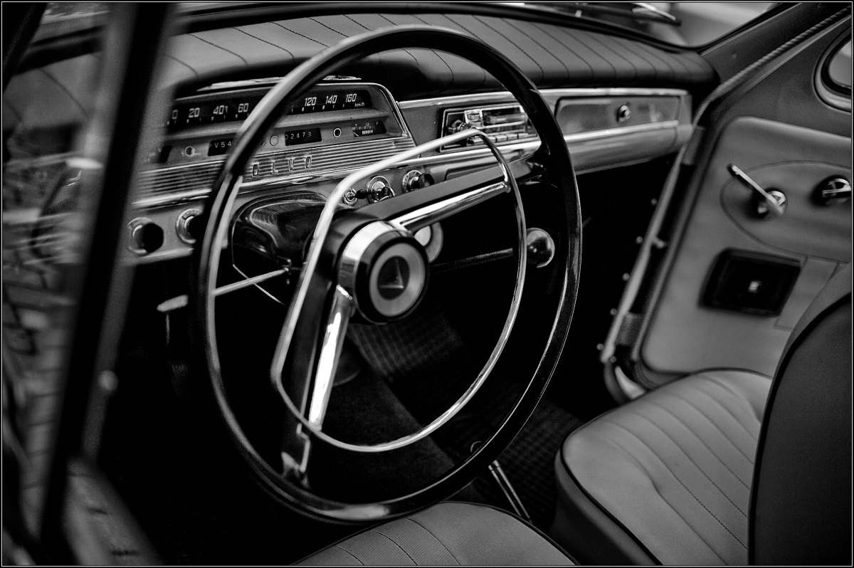 fotografia ślubna gliwice - Stary samochód, idealny na wesele