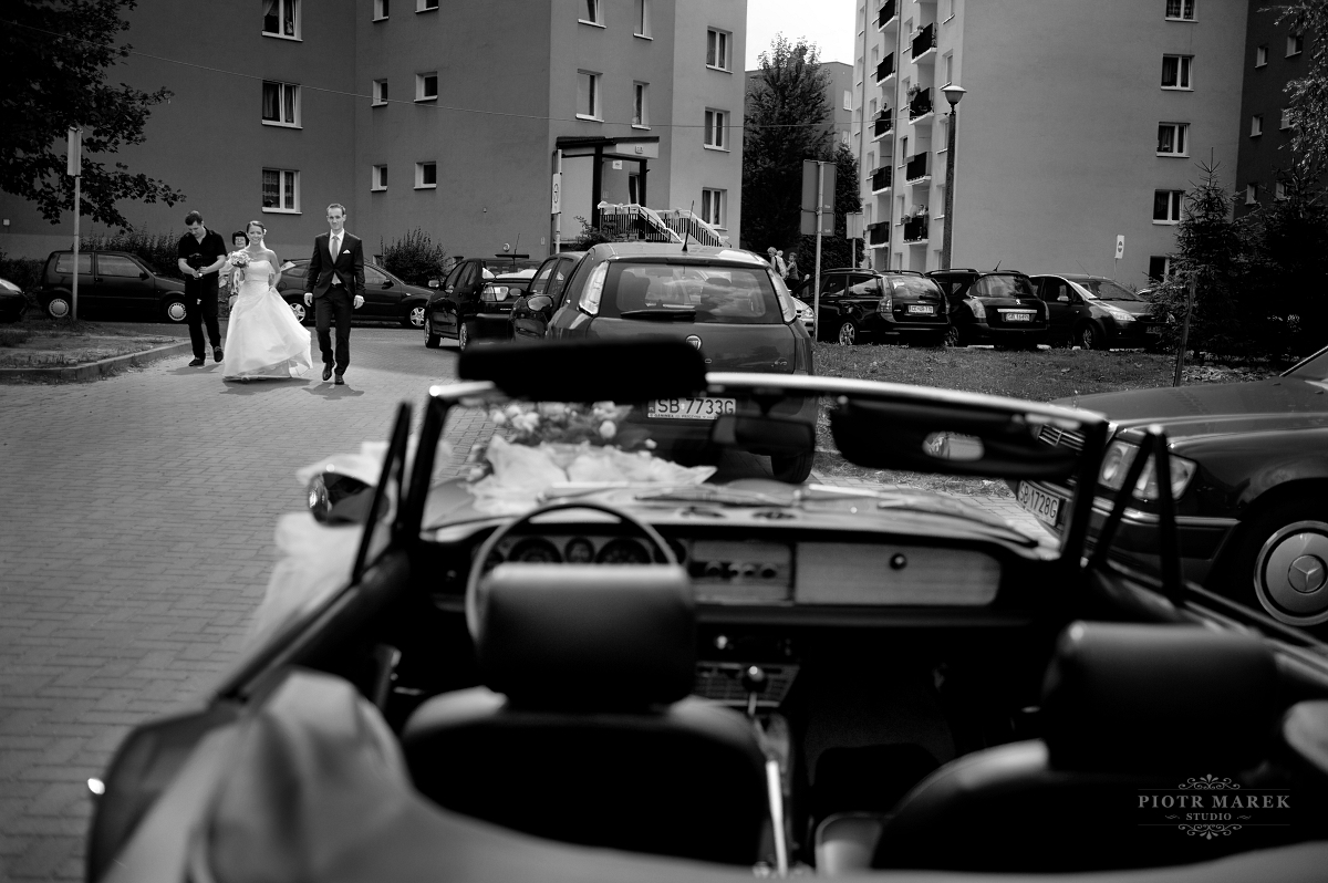 fotografia ślubna rybnik - Pora udać się do kościoła na zaślubiny